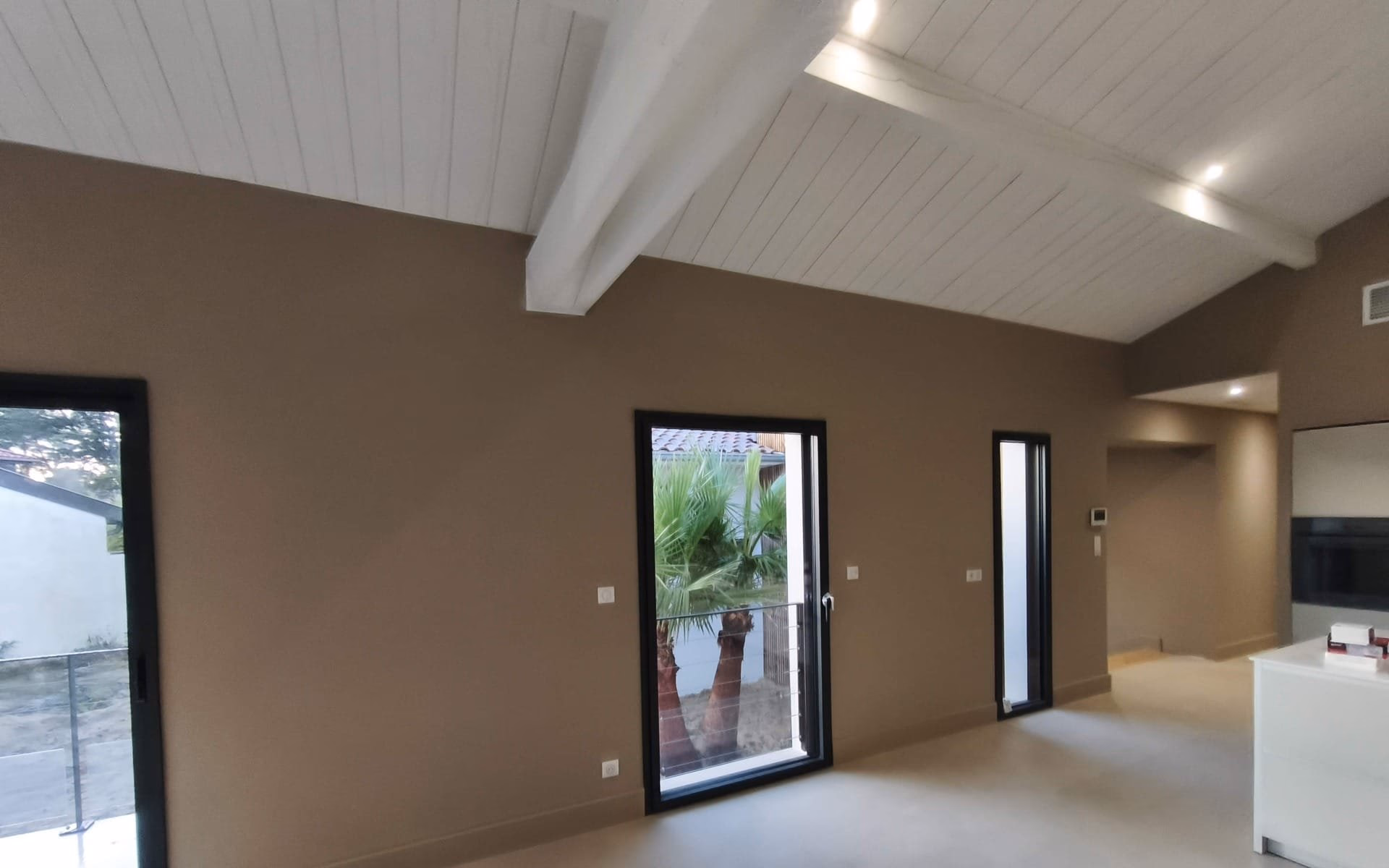 Intérieur rénové et lumineux d'une maison à Capbreton par Landes Habitat