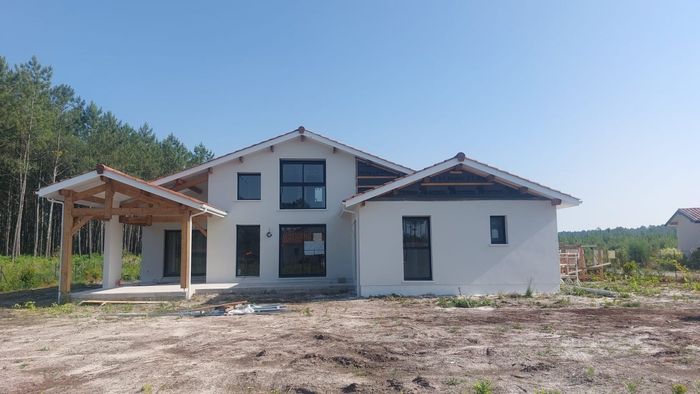 Maison familiale à étage en construction