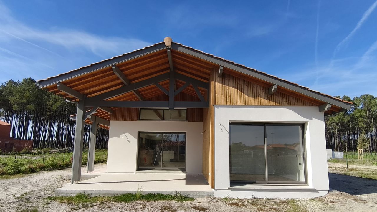 Vue d'angle maison contemporaine RE2020 Vielle-Saint-Girons